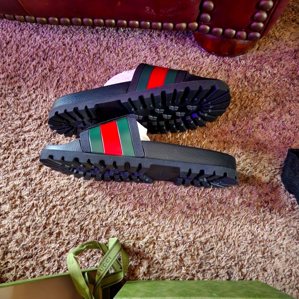 Gucci web slides